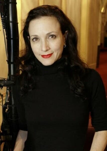 Bebe Neuwirth