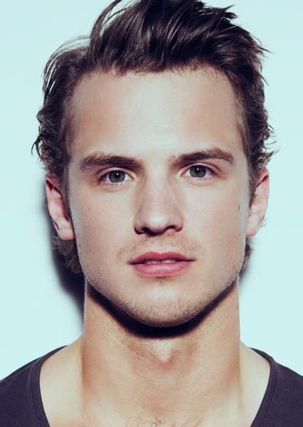 Freddie Stroma