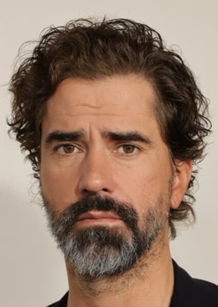 Hamish Linklater photo