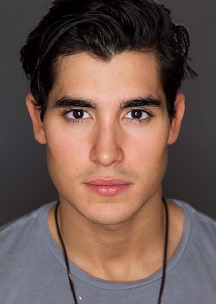 Henry Zaga
