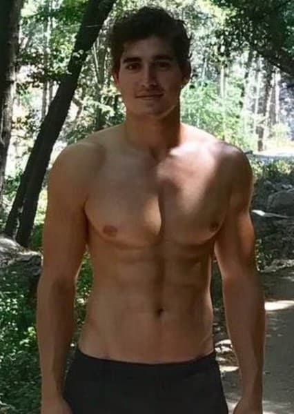 Henry Zaga