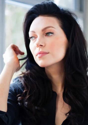Laura Prepon