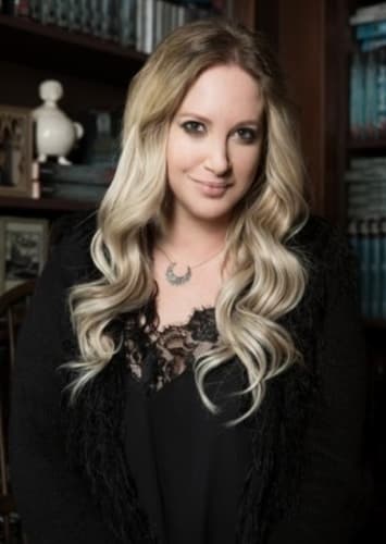 Leigh Bardugo photo
