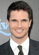 Robbie Amell