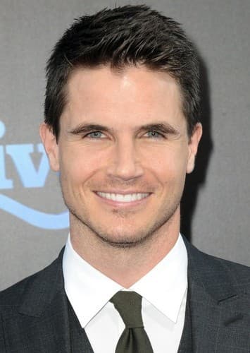 Robbie Amell