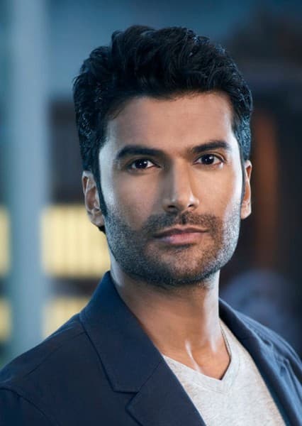 Sendhil Ramamurthy