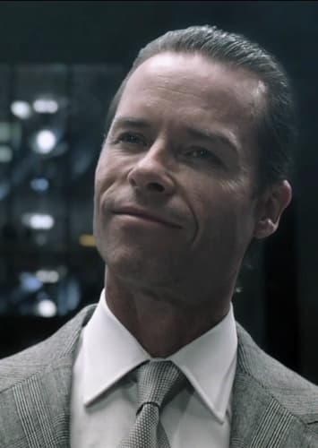 Peter Weyland