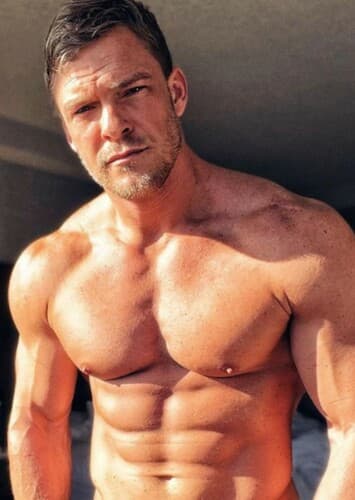Alan Ritchson