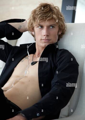 Alex Pettyfer