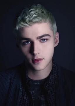 Alex Standall ( Lexie Standall)