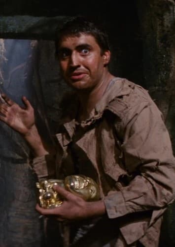 Alfred Molina