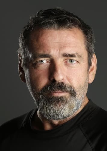 Angus Macfadyen