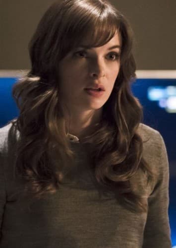 Caitlin Snow