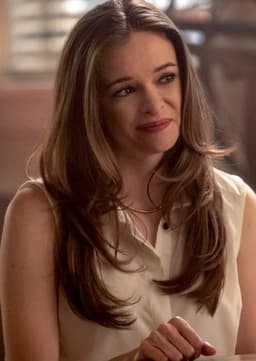 Caitlin Snow