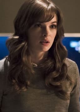 Caitlin Snow