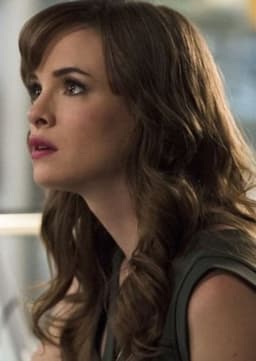 Caitlin Snow