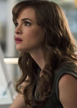 Caitlin Snow
