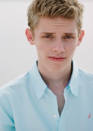 Caleb Bendit as Julius Nex