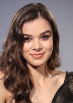 Hailee Steinfeld