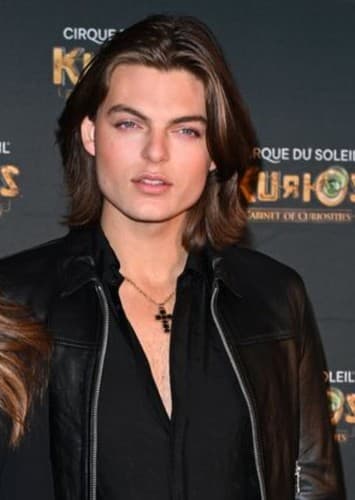 Damian Hurley