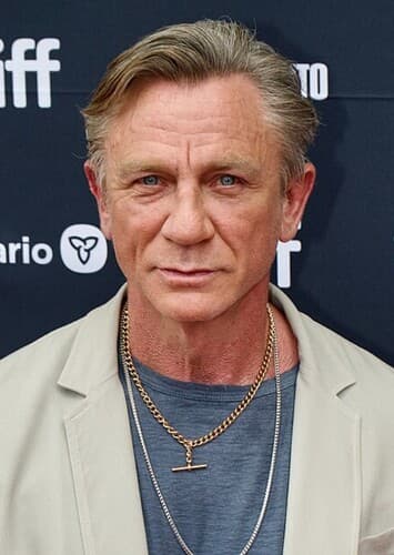 Daniel Craig
