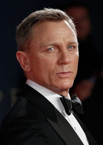 Daniel Craig