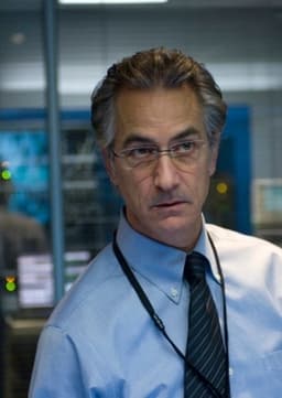 David Strathairn
