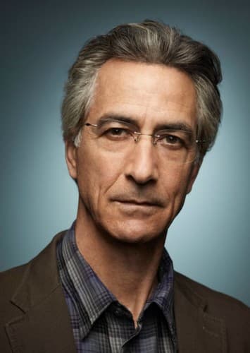 David Strathairn