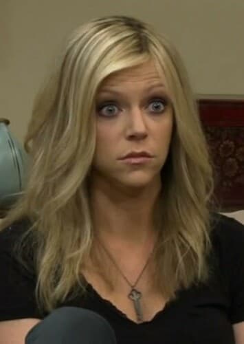 Deandra "Dee" Reynolds