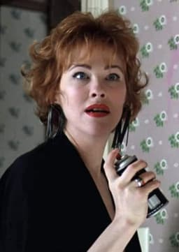 Delia Deetz
