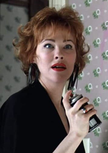 Delia Deetz