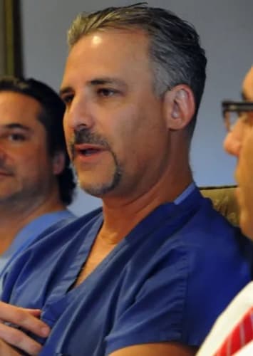 Dr. Michael Fleischer