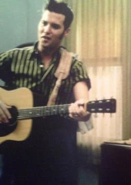 Elvis Presely (Cameo)