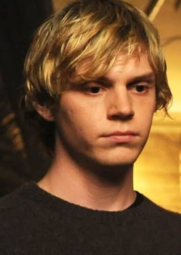 Evan Peters