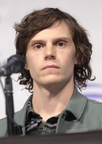 Evan Peters