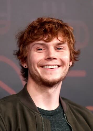 Evan Peters