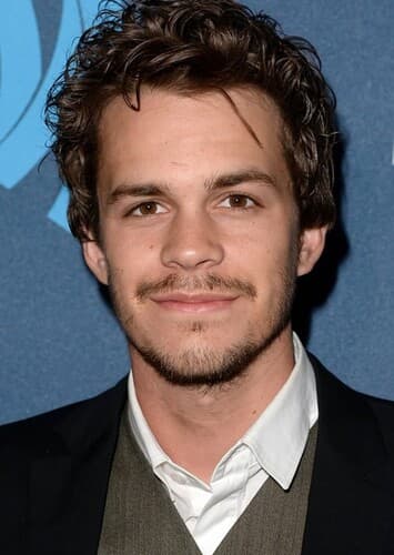 Johnny Simmons
