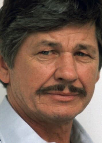 Joseph Leland (Charles Bronson)