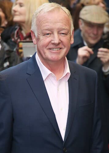 Les Dennis
