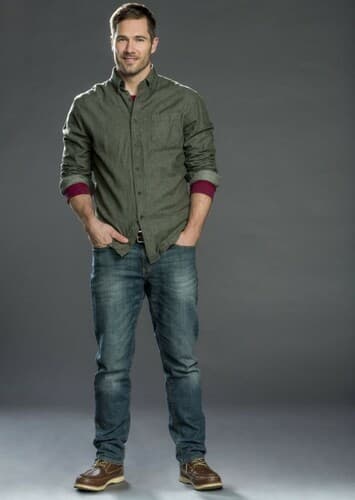 Luke Macfarlane