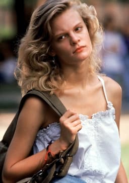Martha Plimpton