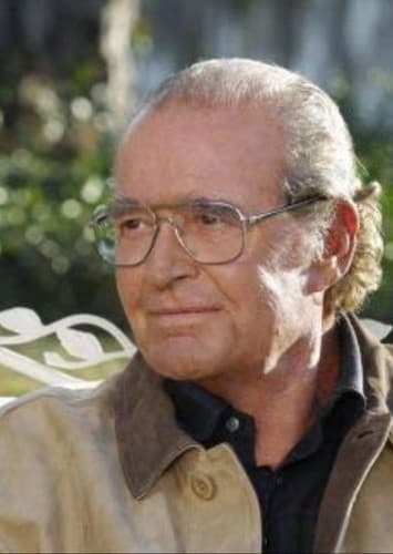 Noah Calhoun (older)