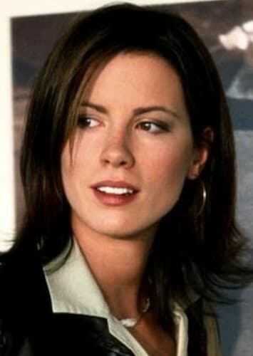 Sara Thomas (Hollywood Remake)