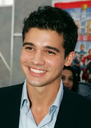 Steven Strait