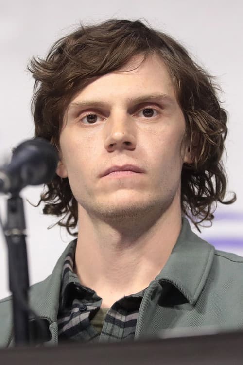 Evan Peters