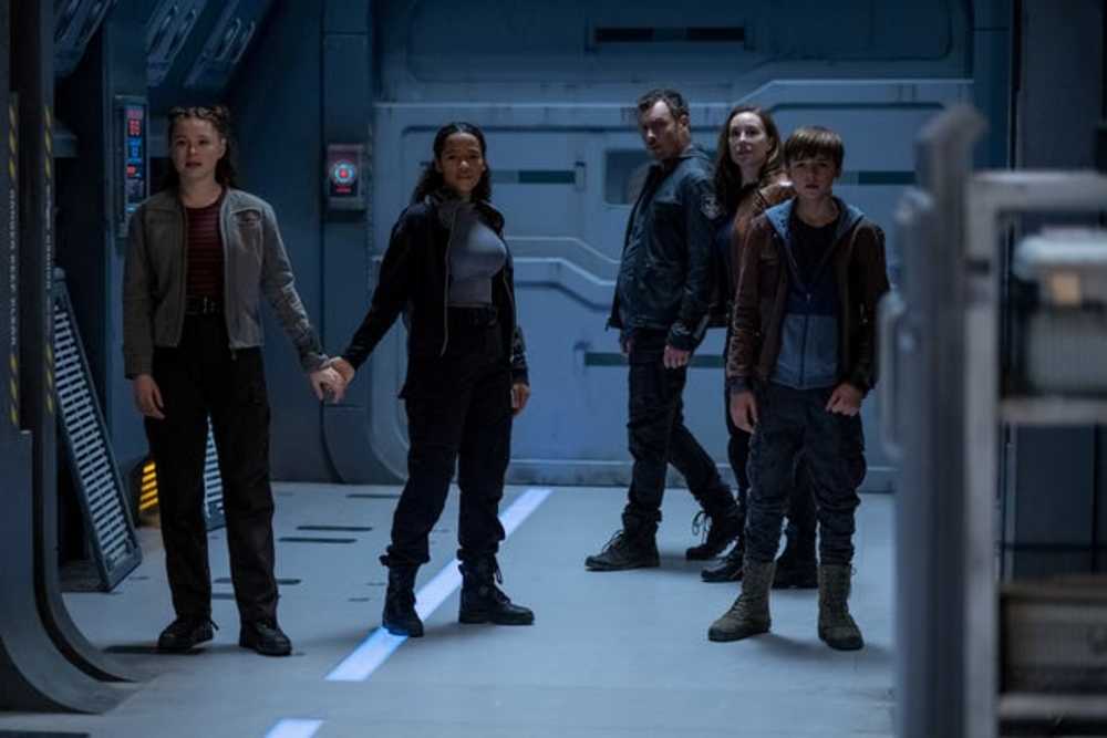 Lost In Space Season 2 Trailer Puts Will Robinson Back In Danger